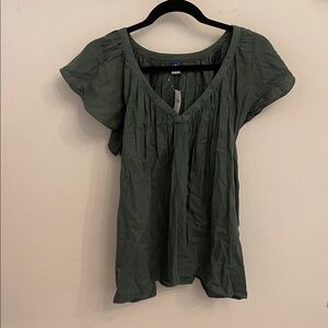 Old Navy Green top